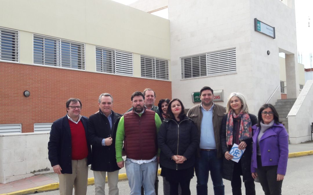 El PP denuncia el abandono de la Junta al que tiene sometido al centro de Salud de Lora del Río