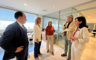 Los candidatos al Congreso y Senado del PP Sevilla visitan el Colegio de ópticos de Andalucía