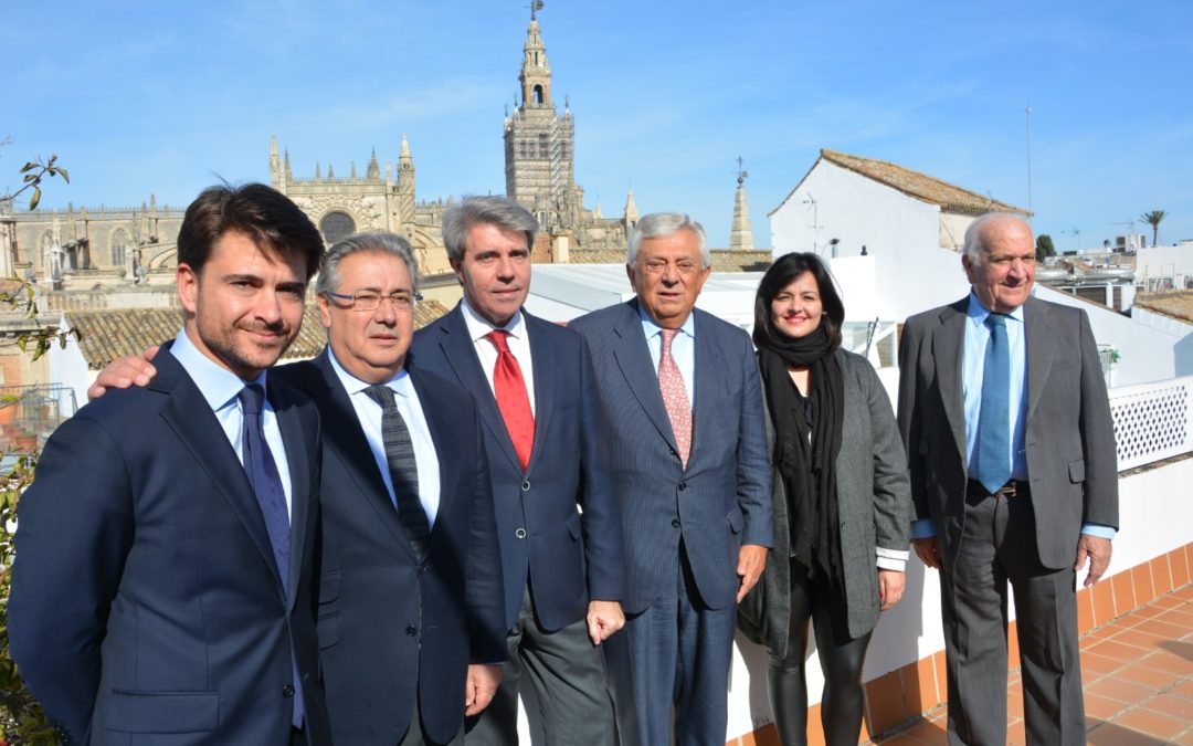 El PP afirma que los sevillanos necesitan una política fiscal como la de Madrid para que paguen menos impuestos y a su vez se recaude más