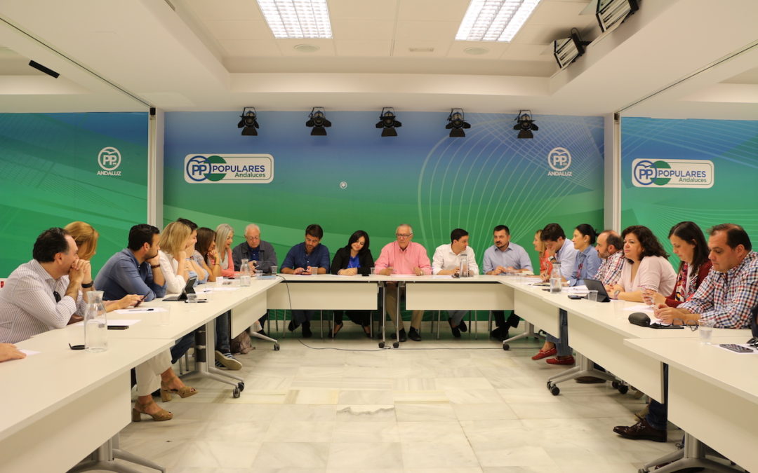 El PP sigue trabajando por los sevillanos mientras el PSOE de Susana y Espadas se pliega a los intereses de los independentistas