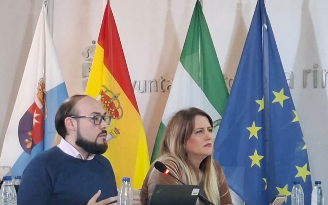 El PP de La Rinconada califica de «sectaria» la gestión de Javier Fernández tras esperar al último día para adherirse al decreto de vivienda de la Junta de Andalucía