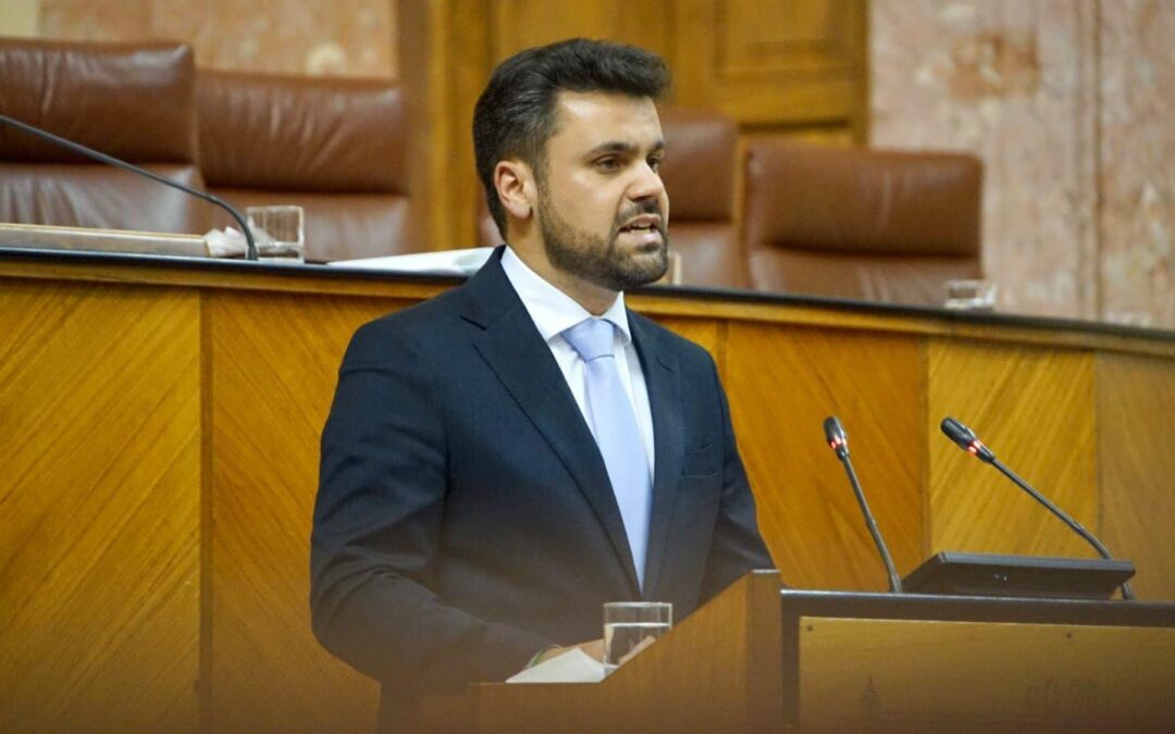 El Gobierno de Juanma Moreno refuerza la atención a personas dependientes en la provincia con más plazas y una teleasistencia innovadora