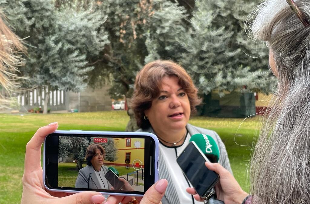 “La Diputación de Sevilla da la espalda a las familias más vulnerables de la provincia al devolver los fondos destinados para combatir la pobreza infantil”