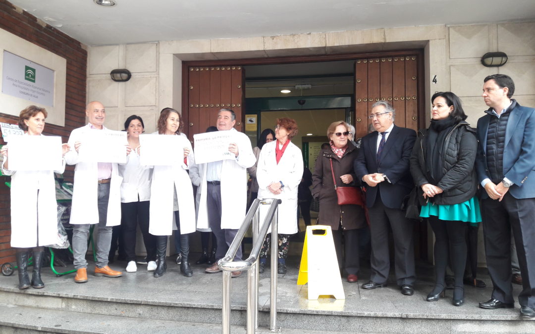 El PP de Sevilla acusa a Díaz de aplicar una Sanidad de bajo coste sin importarle la calidad del servicio y desmoralizando a los profesionales