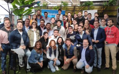 El PP anima a los jóvenes a defender ‘todo lo que nos’ une frente a las propuestas de que nos separan que ofrecen el PSOE, Podemos e independentistas