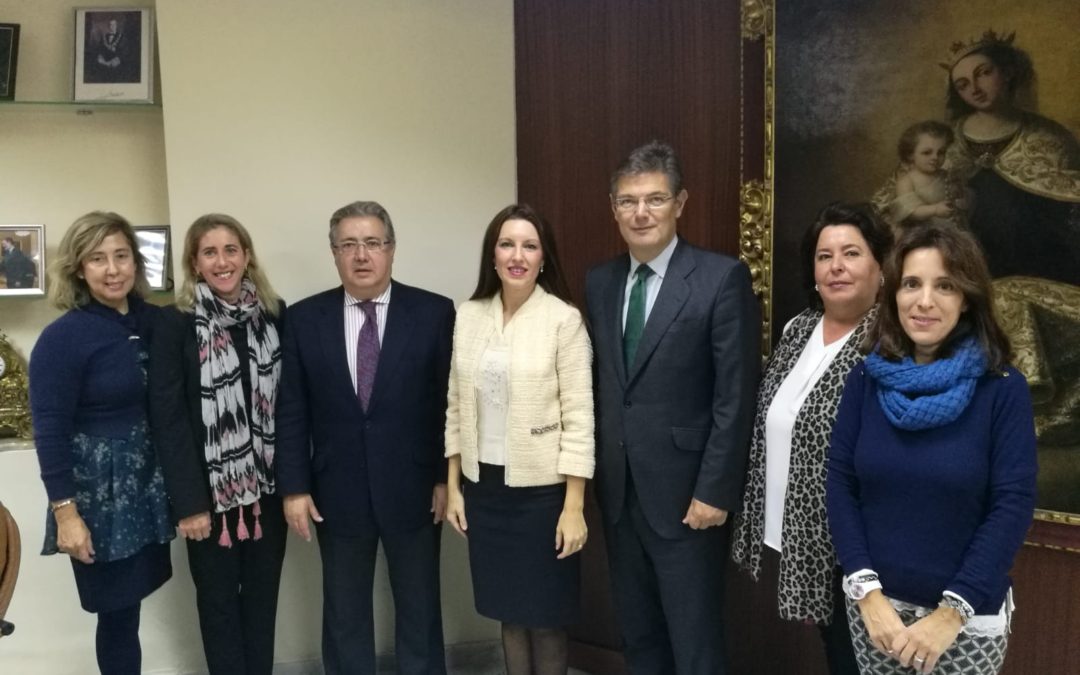 Catalá y Zoido defienden la plena vigencia de la Constitución y reclaman la unidad del bloque constitucional ante el desafío catalán