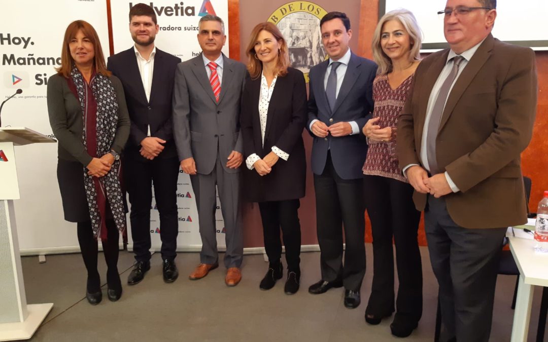 El PP de Sevilla asiste a la presentación del informe sobre Economía y Política Económica de “El Club de los Viernes”