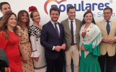 Recepción a los medios de comunicación en la caseta del PP de Sevilla