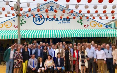 Encuentro de la Junta Directiva Provincial en la caseta del PP en la Feria de Abril