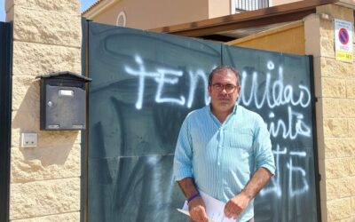 Andrés Parrado: “Es un acto vandálico despreciable que atenta contra el respeto y la libertad democrática”