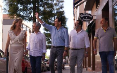 Juanma Moreno pide a los andaluces que hagan todo lo posible por “reclamar y reivindicar” el voto por correo para el 23J