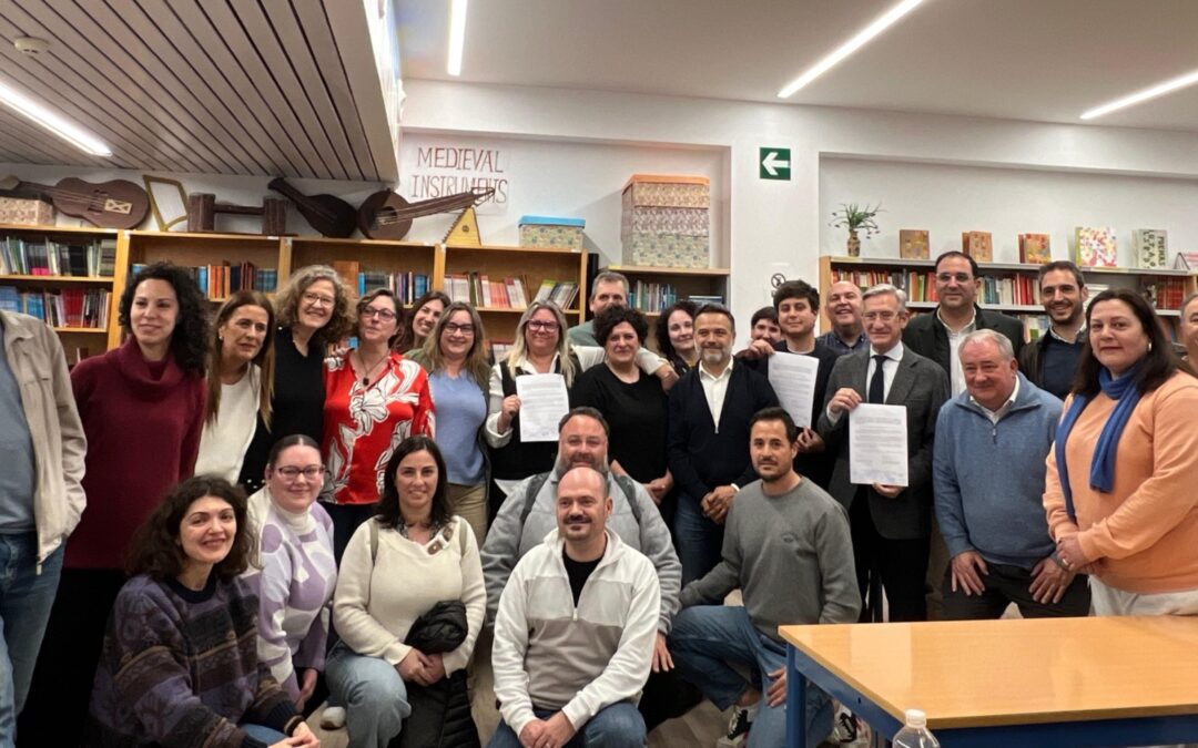El PP Sevilla celebra el acuerdo para garantizar la continuidad del IES Híspalis y la formación de su alumnado