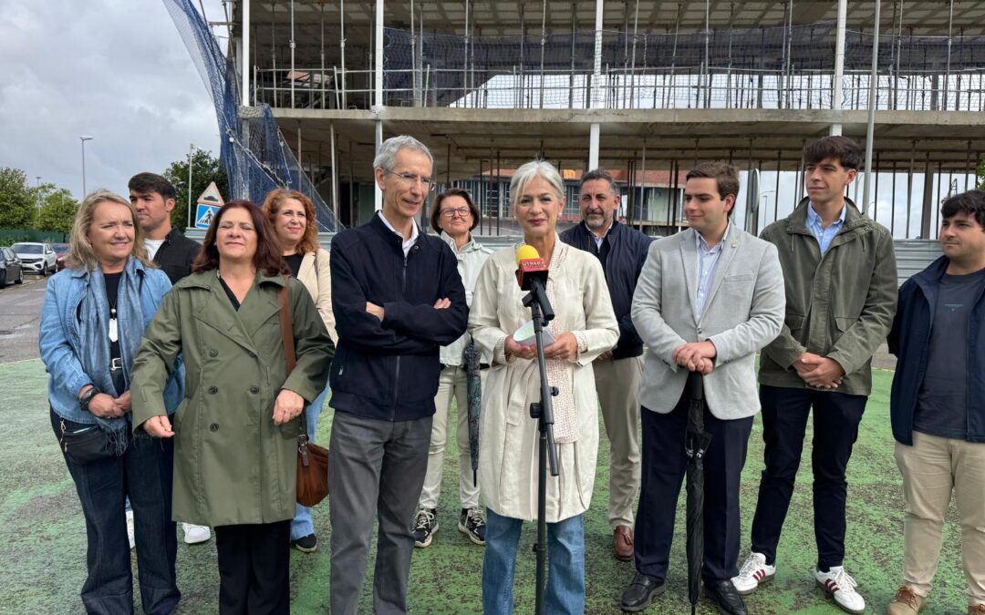 Patricia del Pozo destaca el diálogo y colaboración del Gobierno de Juanma Moreno con los ayuntamientos de la provincia para construir vivienda pública
